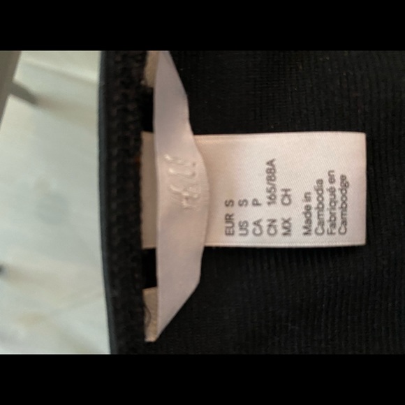 Black lace sleeveless top - Picture 3 of 4